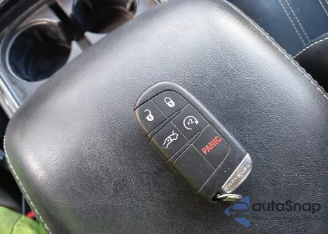 2013 Chrysler 300 S z USA, uszkodzony, nr VIN 2C3CCAGG2DH733072